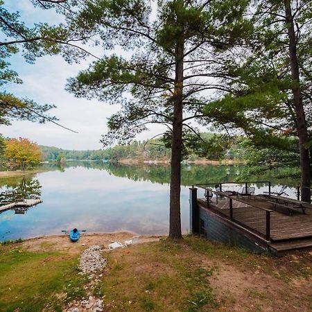 Arbutus Lake 3 Bedroom Cottage Traverse City Ngoại thất bức ảnh