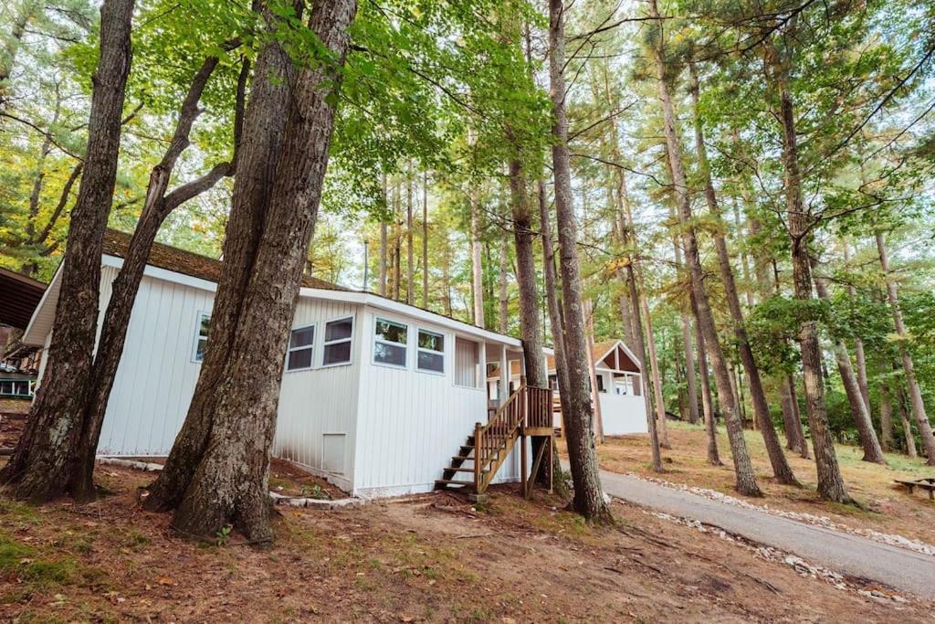Arbutus Lake 3 Bedroom Cottage Traverse City Ngoại thất bức ảnh