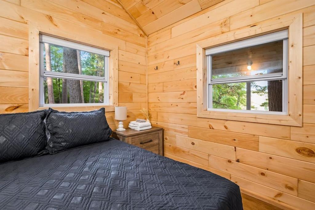 Arbutus Lake 3 Bedroom Cottage Traverse City Ngoại thất bức ảnh