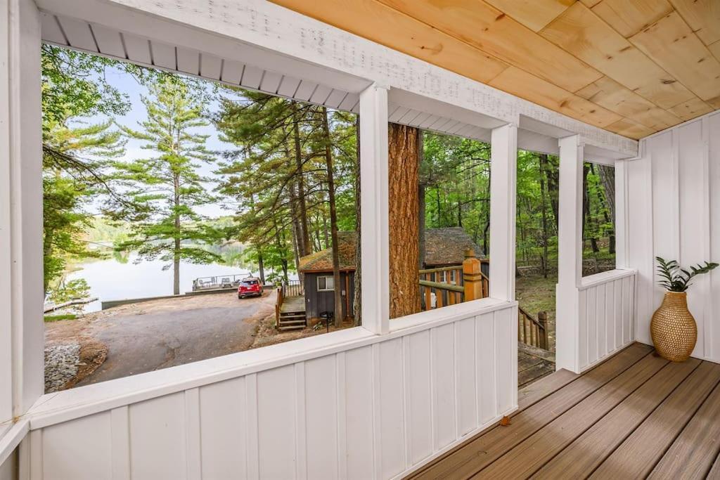 Arbutus Lake 3 Bedroom Cottage Traverse City Ngoại thất bức ảnh