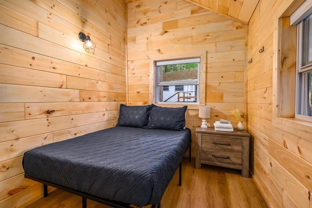 Arbutus Lake 3 Bedroom Cottage Traverse City Ngoại thất bức ảnh