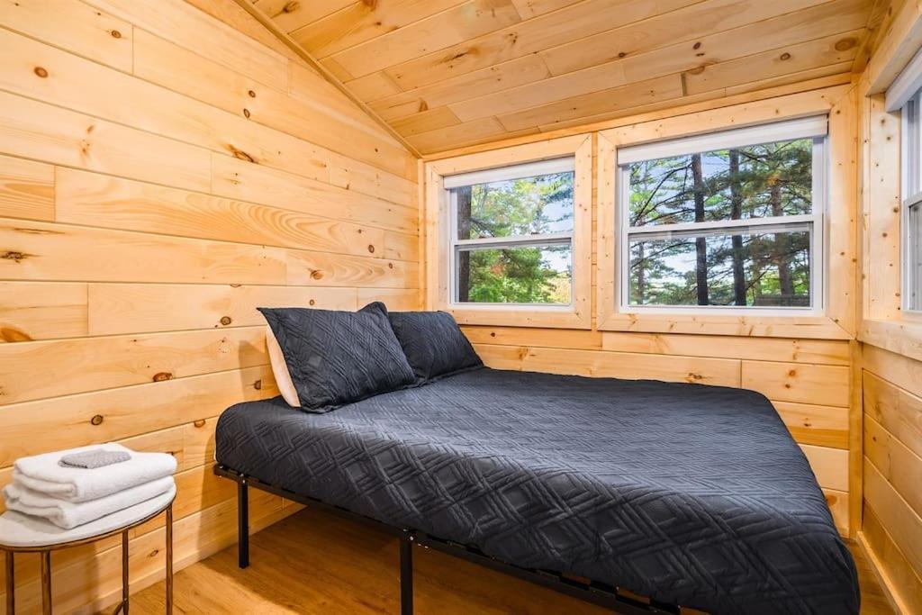 Arbutus Lake 3 Bedroom Cottage Traverse City Ngoại thất bức ảnh