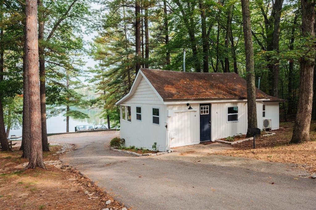 Arbutus Lake 3 Bedroom Cottage Traverse City Ngoại thất bức ảnh